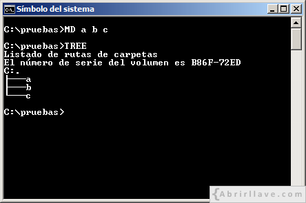 Ventana del Símbolo del sistema ejecutando el comando MD para crear tres directorios - Ejemplo del tutorial de CMD de {Abrirllave.com