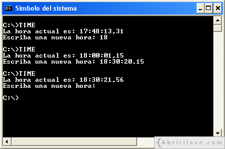 Ventana del Símbolo del sistema ejecutando time sin cambiar hora - Ejemplo del tutorial de CMD de {Abrirllave.com